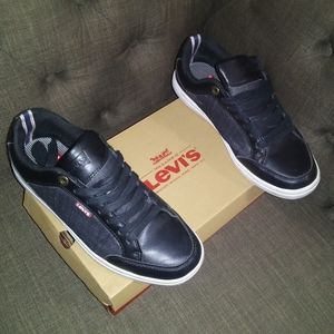 Mens Levi sneakers size 9